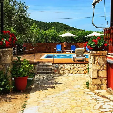 Dimitra * ניקיאנה