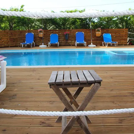 Dimitra בית נופש *