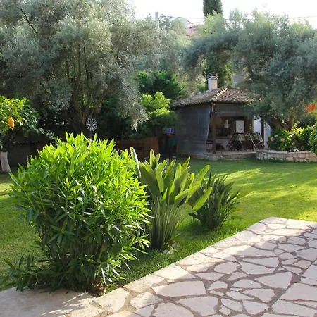 Dimitra בית נופש *